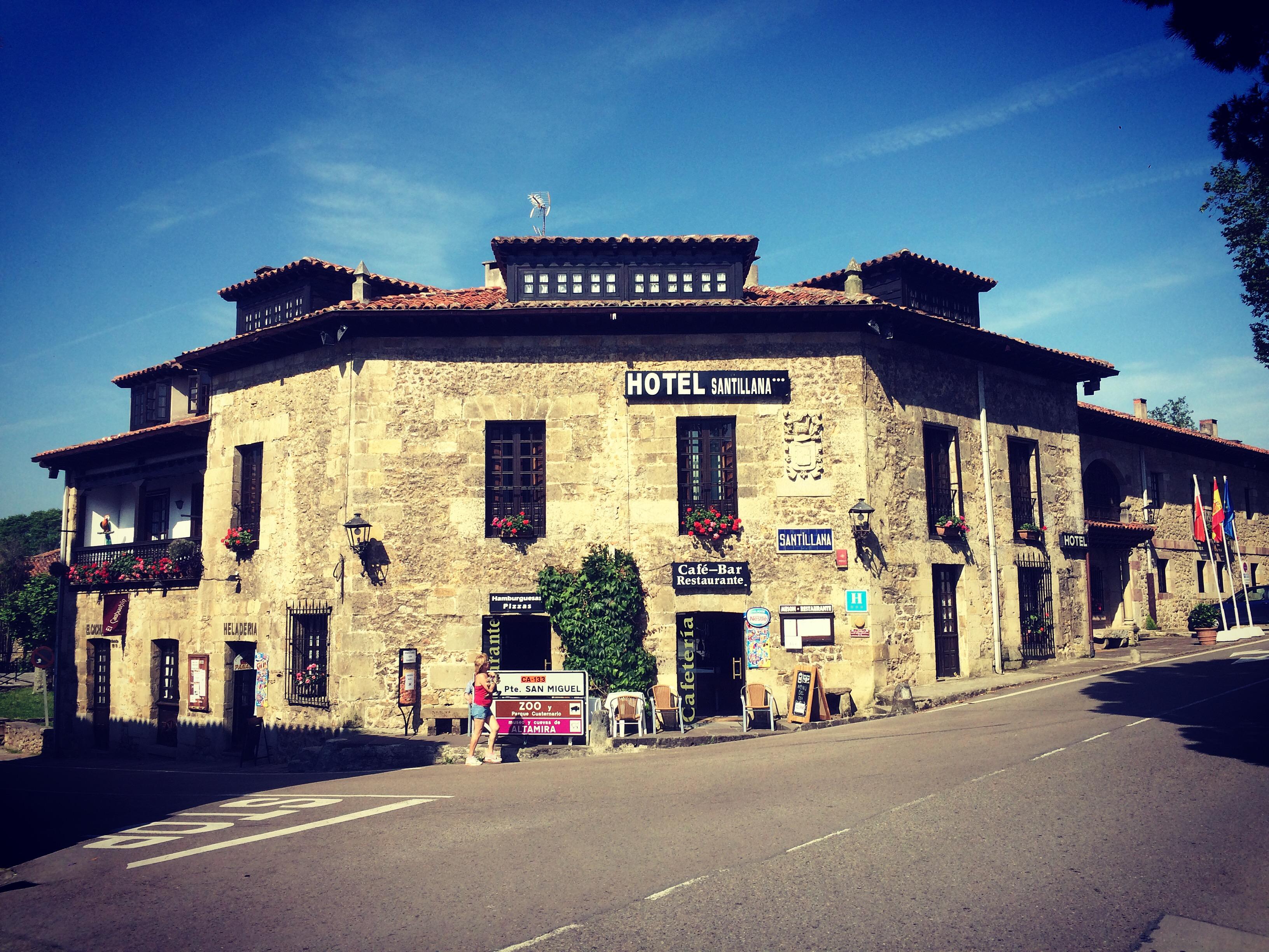 Hotel Santillana Santillana del Mar Buitenkant foto