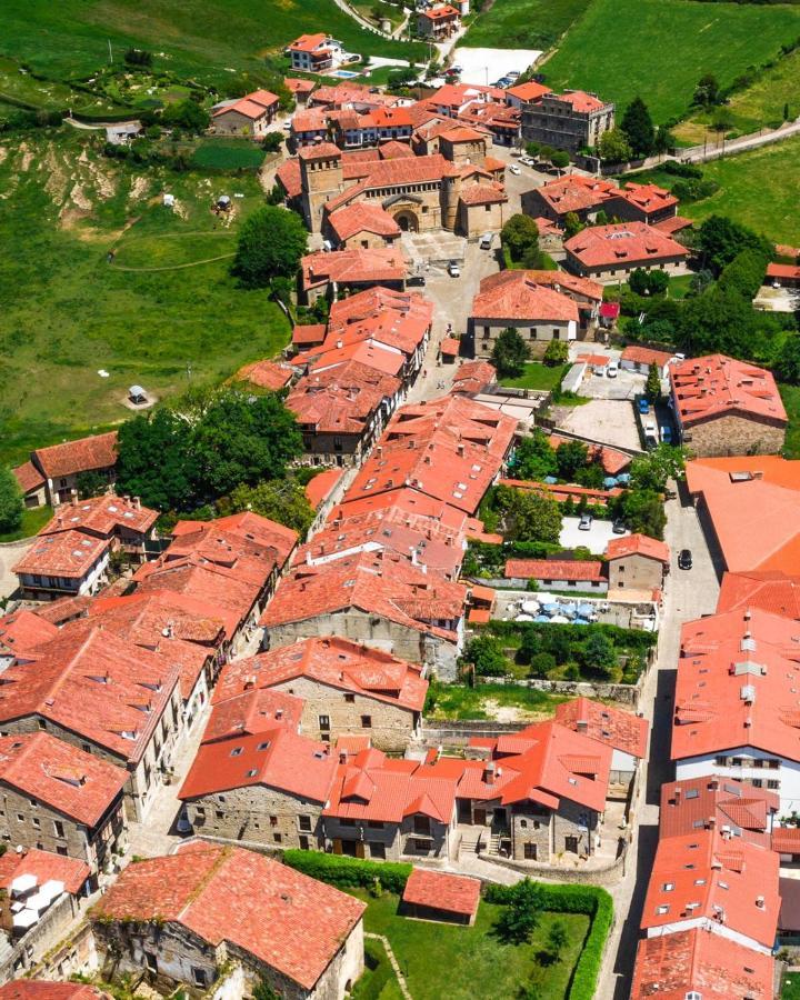 Hotel Santillana Santillana del Mar Buitenkant foto