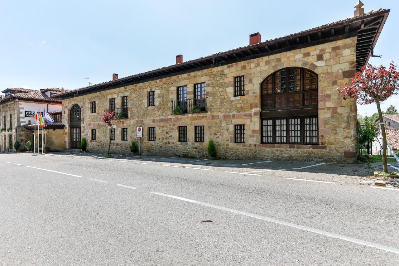 Hotel Santillana Santillana del Mar Buitenkant foto