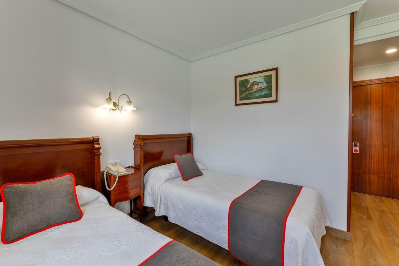 Hotel Santillana Santillana del Mar Buitenkant foto