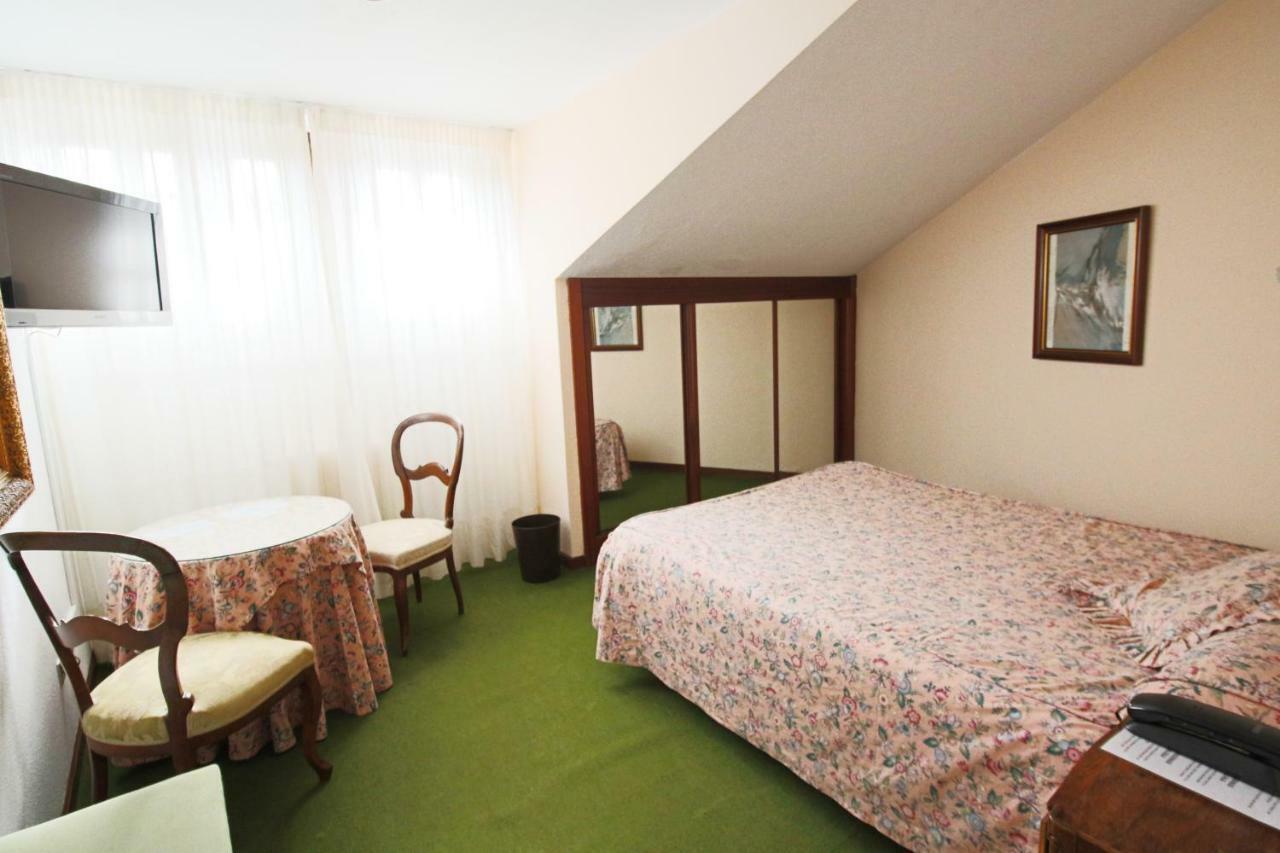 Hotel Santillana Santillana del Mar Buitenkant foto