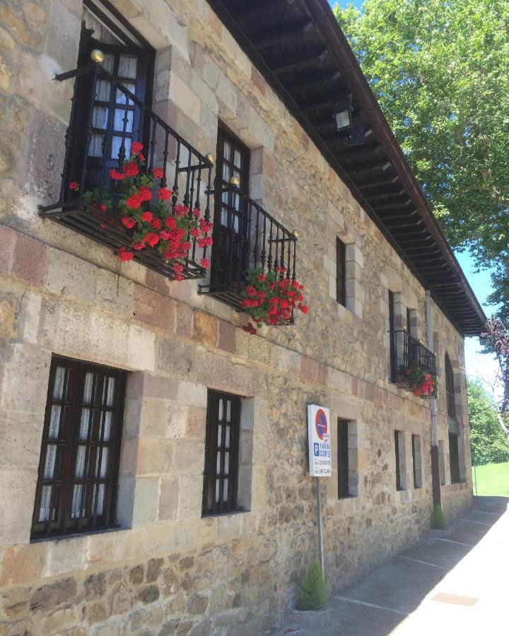 Hotel Santillana Santillana del Mar Buitenkant foto