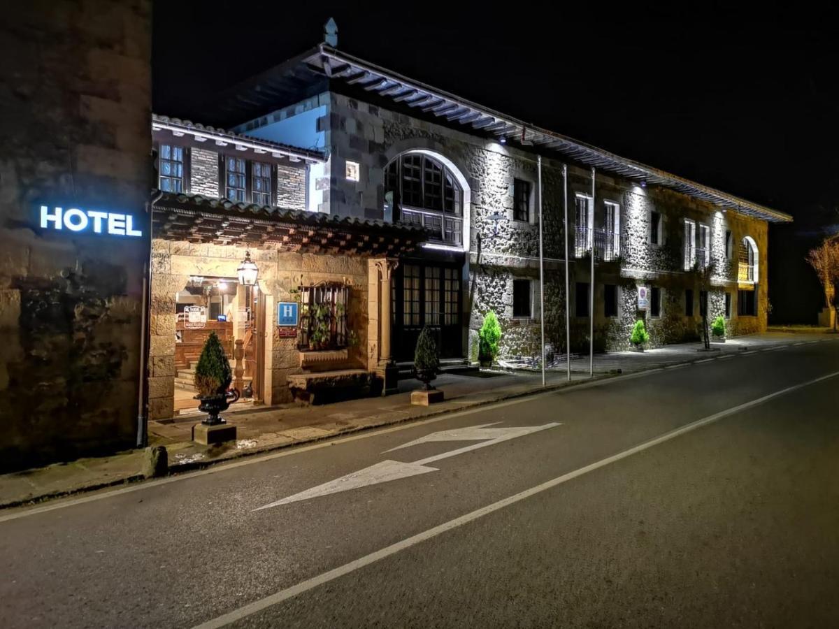 Hotel Santillana Santillana del Mar Buitenkant foto